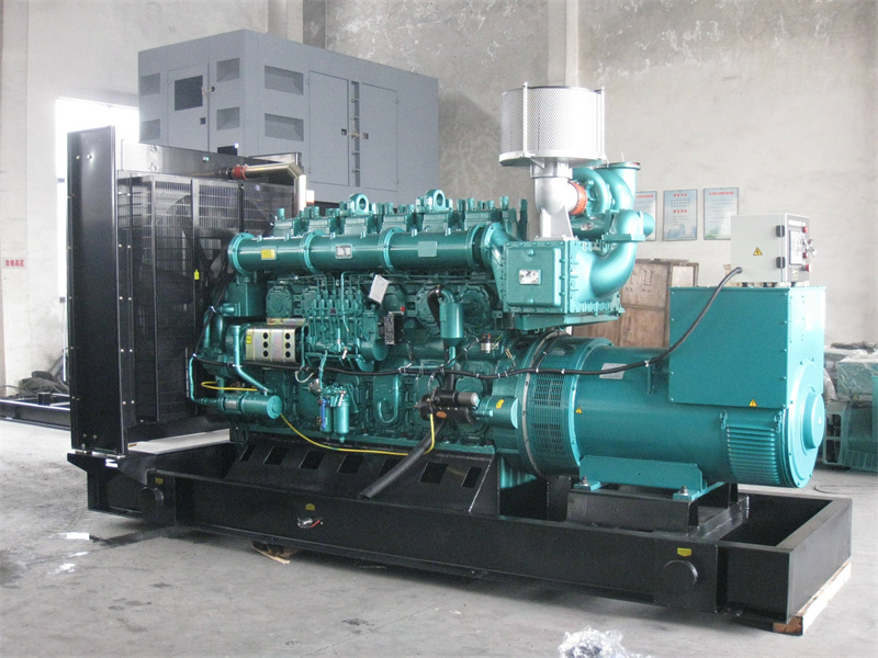 蕉城200KW 柴油发电机的油耗是多少？